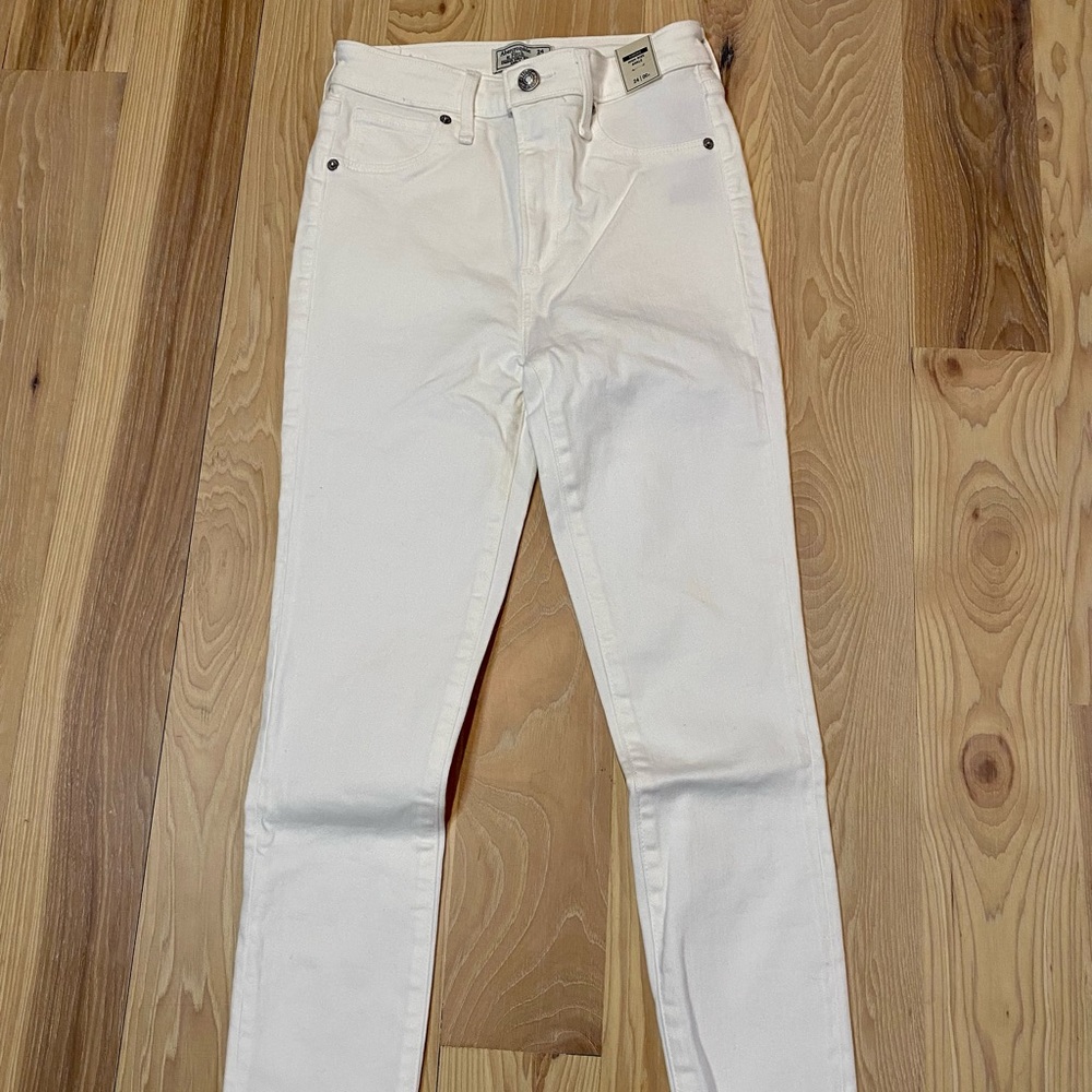 Abercrombie & Fitch High-Rise Ankle Super Skinny White Jeans Size 00